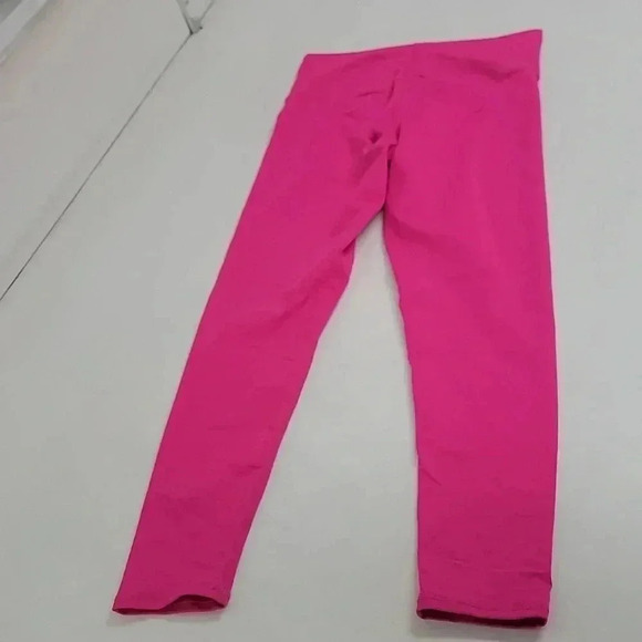 SET TLC Sports Bra in Terez Pink and TLC Leggings in Terez Pink - Picture 13 of 15